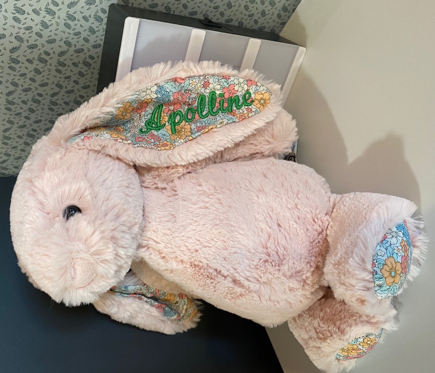 Peluche Lapin Blush Blossom Bunny, Jellycat - La Malle à Confettis